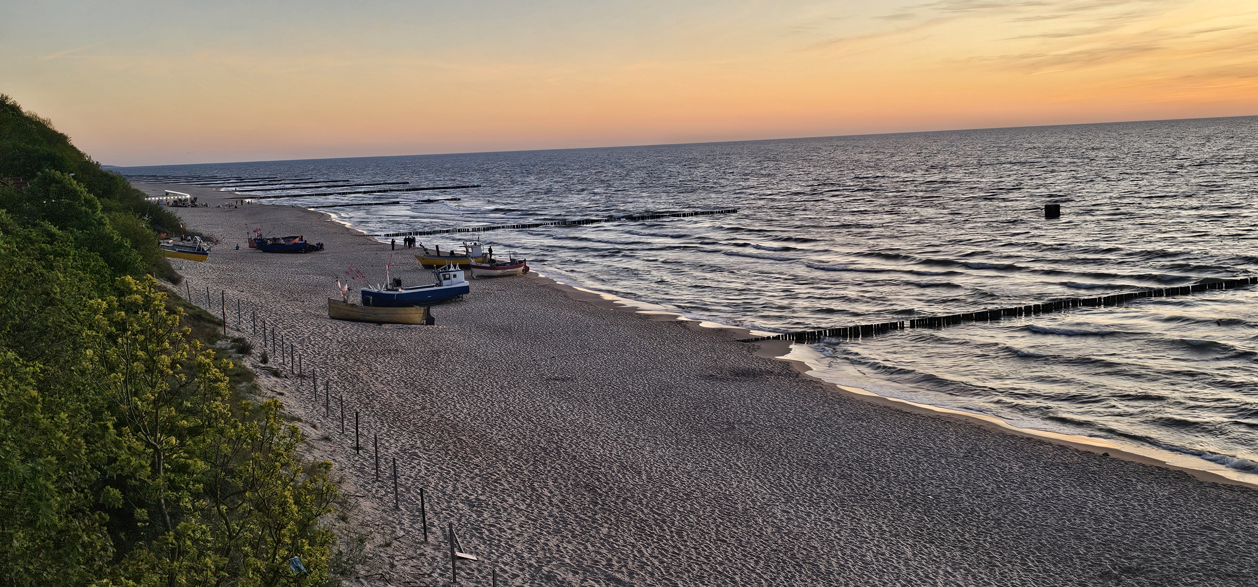 Strand unterhalb der Steilküste